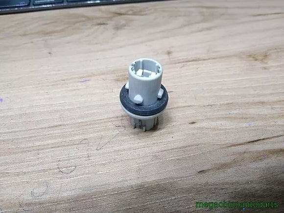 2005-2009 Chevrolet Equinox headlamp socket side marker 09200 oem a40