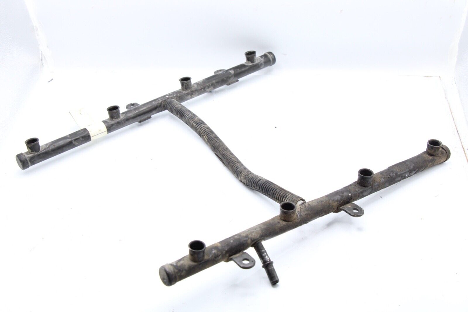 2004 - 2008 Dodge Ram 5.7L v8 injector FUEL rail 53032711ae 53032712ac OEM d37