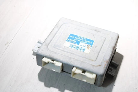 1997-2000 Lexus ES300 Seat control module 89710-33010 oem f6