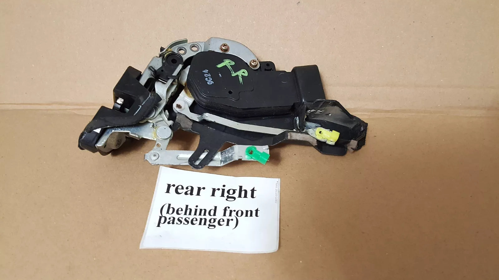 1997 -2001 toyota camry rear right passenger door lock latch 69305-AA010 oem b15