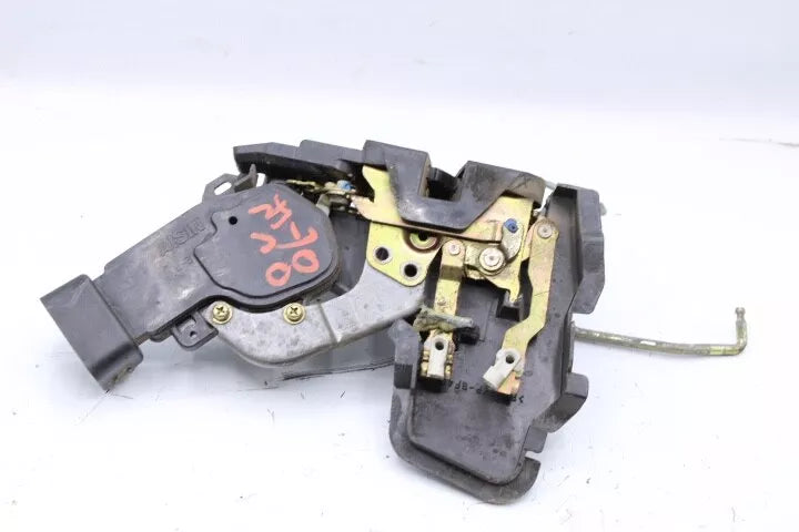 1997-2001 toyota camry front driver door lock latch oem d22