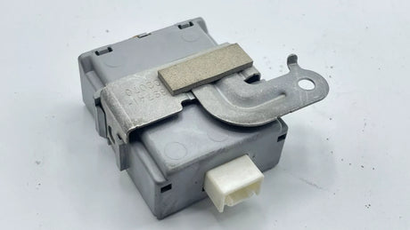 2003 - 2008 Toyota Corolla matrix Receiver Door Control 89741-02070 oem d9 - 0